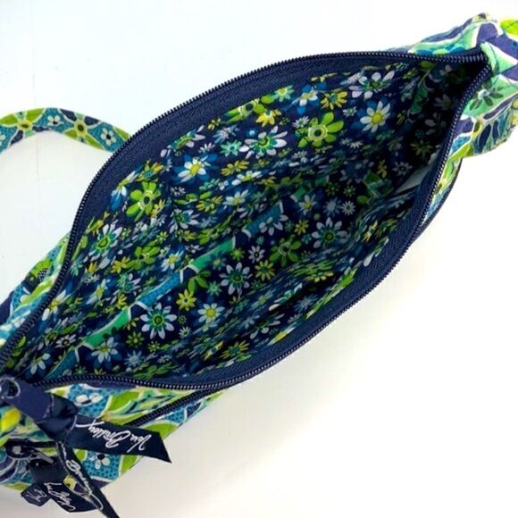 VERA BRADLEY Crossbody Bag, Daisy Daisy Spring 2008 - Picture 4 of 9